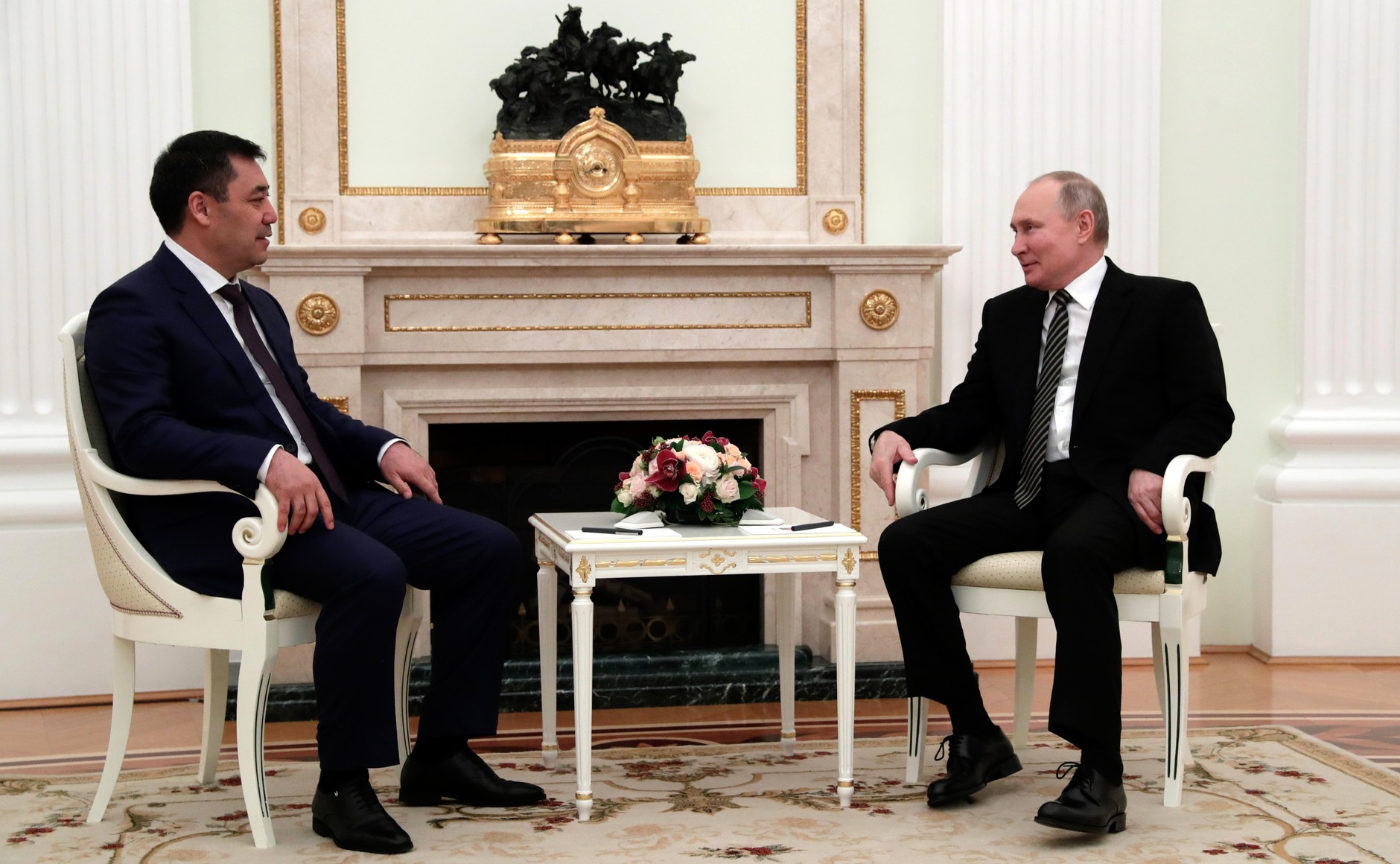 Владимир Путин принял Президента Киргизии в Кремле