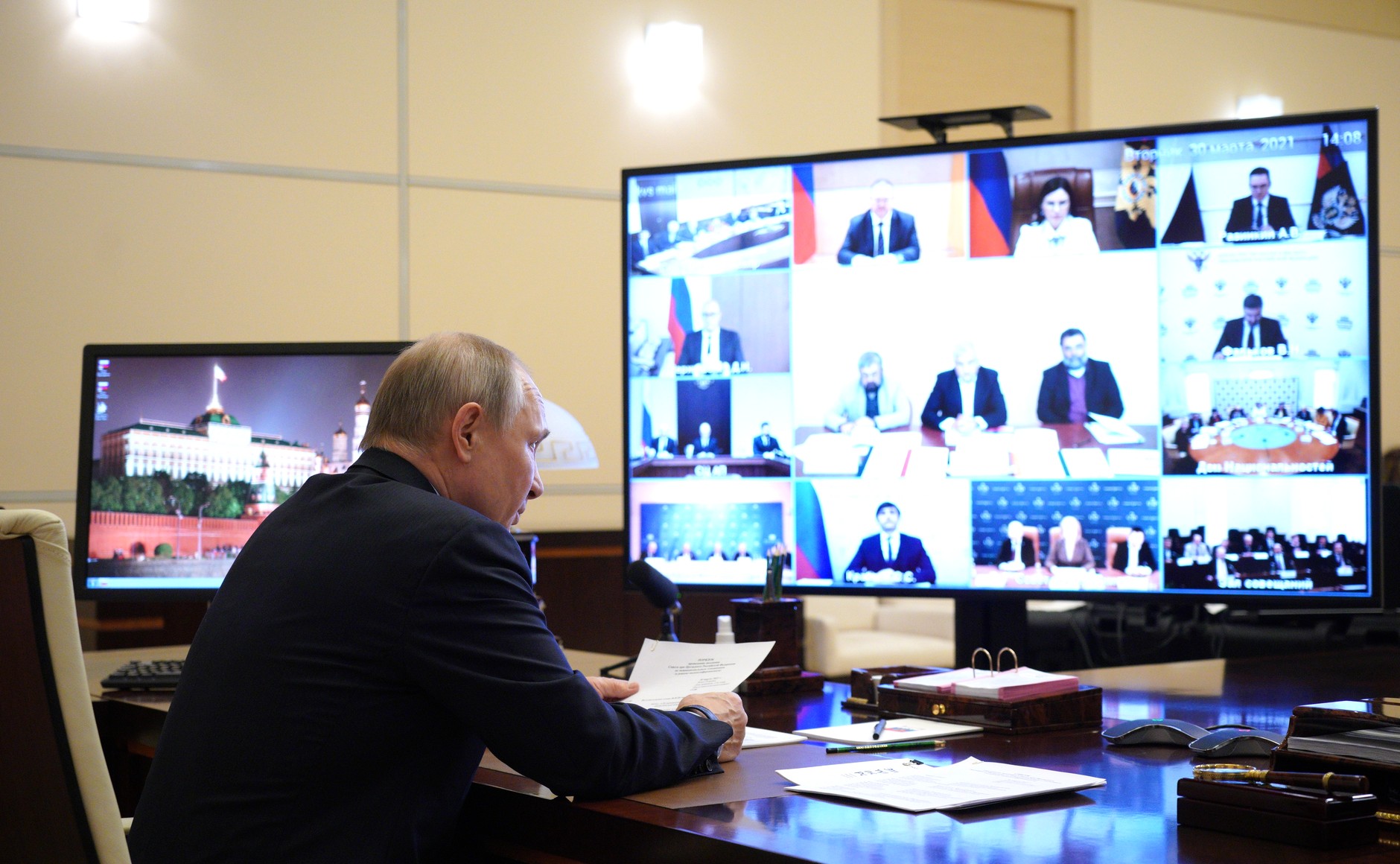 Владимир Путин проводит совещание по реализации Послания Федеральному собранию