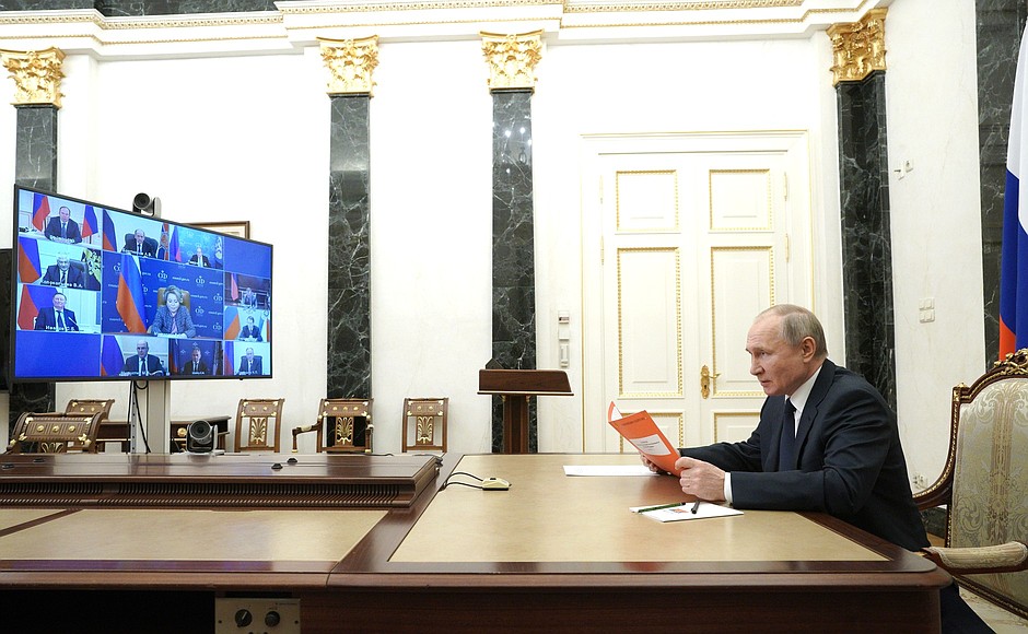 Путин: Онкологическая служба с честью выдержала серьёзные испытания