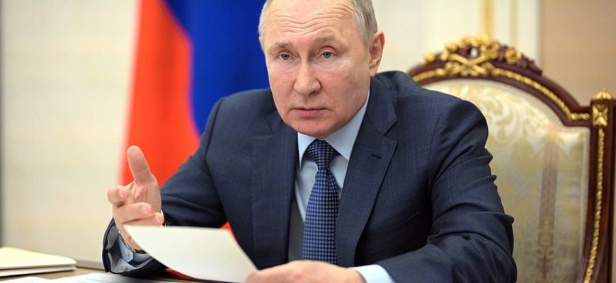 Владимир Путин подписал Указ о выплатах пенсионерам