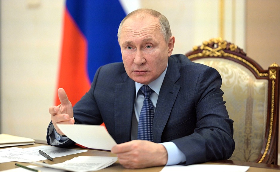 Владимир Путин подписал Указ о выплатах пенсионерам