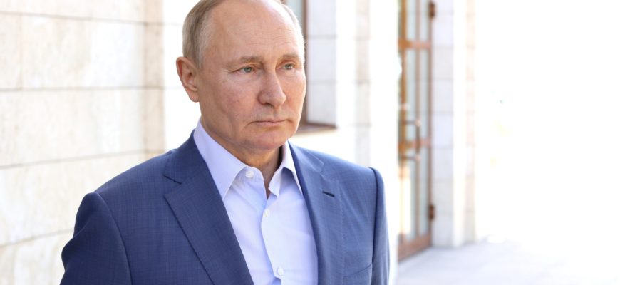Путин выразил соболезнования в связи с крушением самолёта Ан-26
