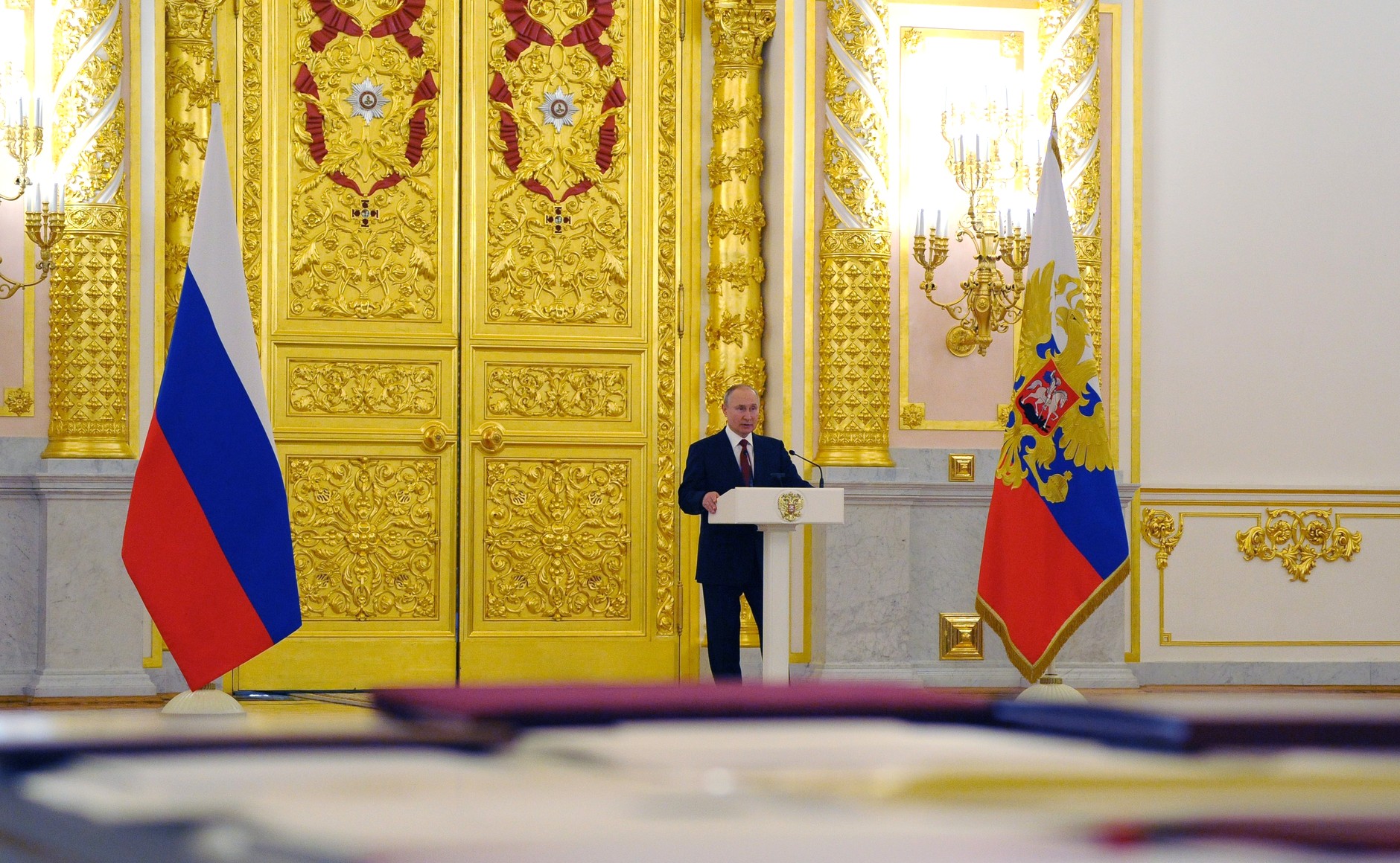 Путин вручил награды победителям Паралимпийских игр