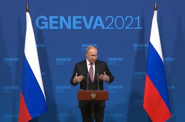 Путин дал пресс-конференцию по результатам переговоров