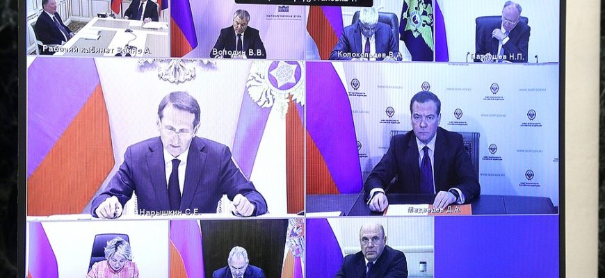 Путин обсудил тему выборов с членами Совета Безопасности