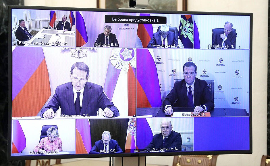 Путин обсудил тему выборов с членами Совета Безопасности