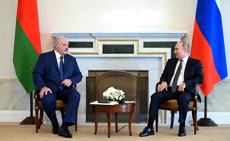 Путин встретился с Лукашенко