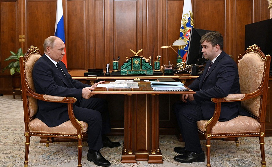 Путин провел встречу с губернатором Ивановской области