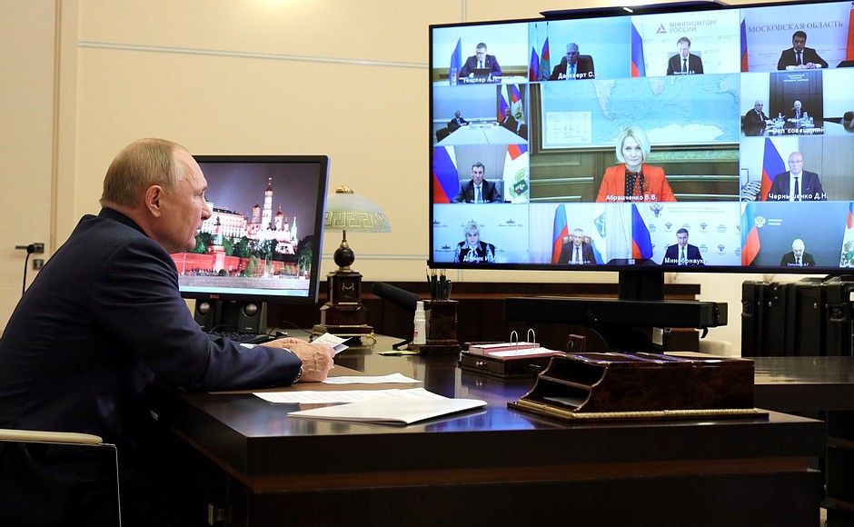 Путин проводит совещание по развитию АПК