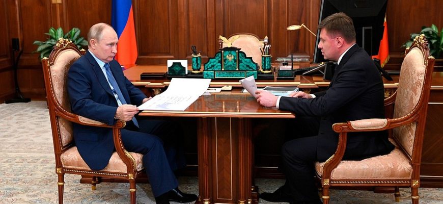 Президент провел встречу с руководителем холдинга «Вертолёты России»