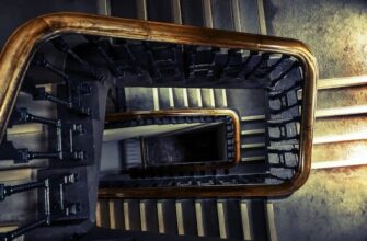 лестница, подъезд, упал с лестницы