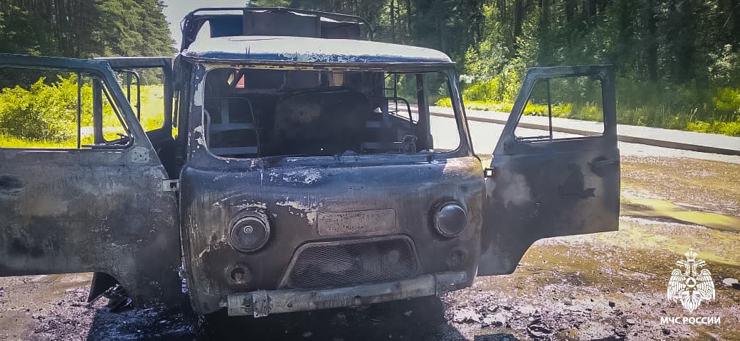 За сутки две машины сгорели на смоленских дорогах